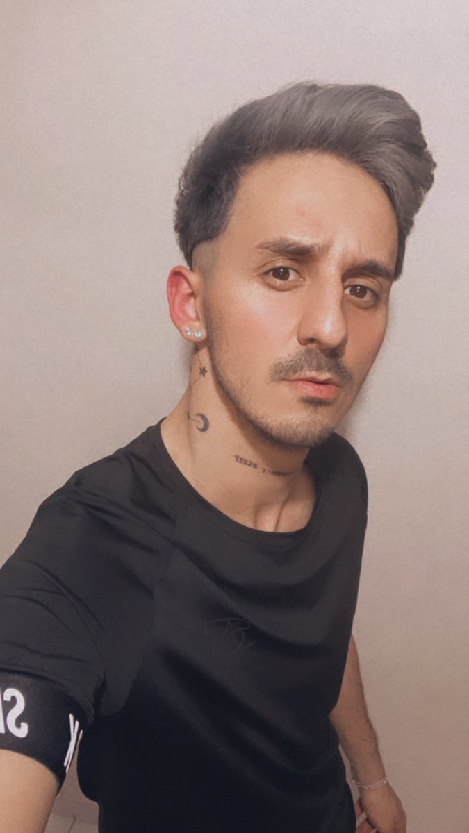 #taksimgay 
05414345520
Yasak bahane . Karanlığa kalma. Mutlukent yek yaşıyorum. Kendini sev ki insanları sev📞