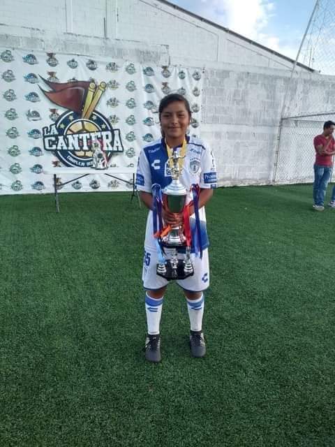 Sé que esta comunidad es generosa y hoy pido difusión para encontrar a Karen.

Ella representó al Estado de Hidalgo en Olimpiada Nacional. 

Confío en que pronto estará de regreso y con bien 🙏