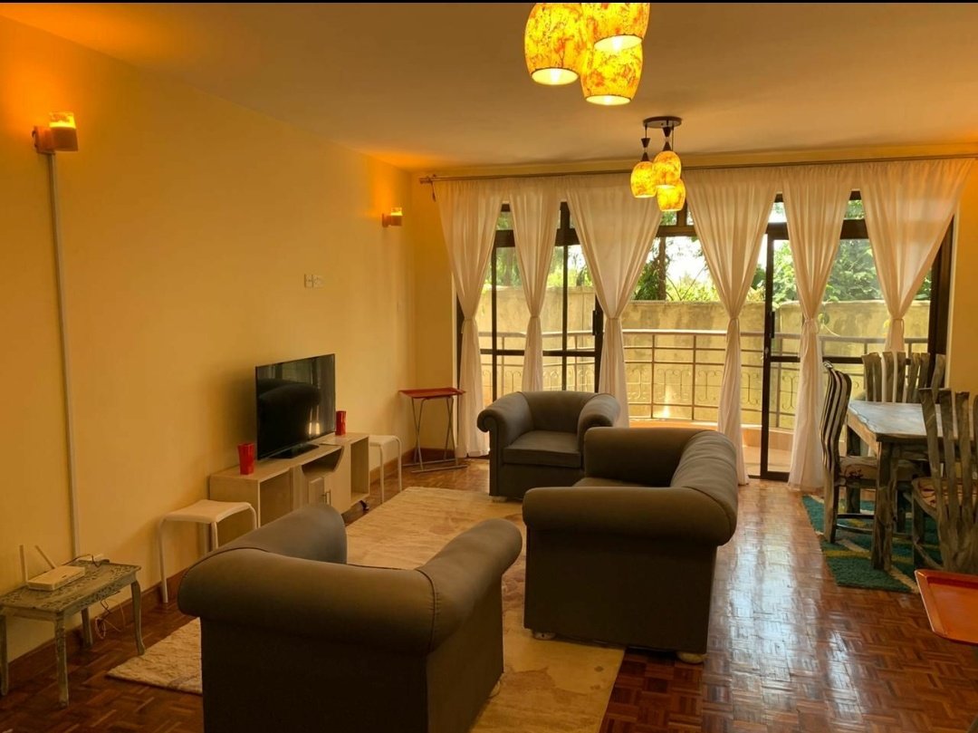 "Shah's" 3 bedroom apartment all ensuite Hosts up to 6 people Location: Nanyuki, Kenya Amenities: washing machine/wifi/spacious secure parking/fully equiped kitchen/hot shower Price: 12,000 per night