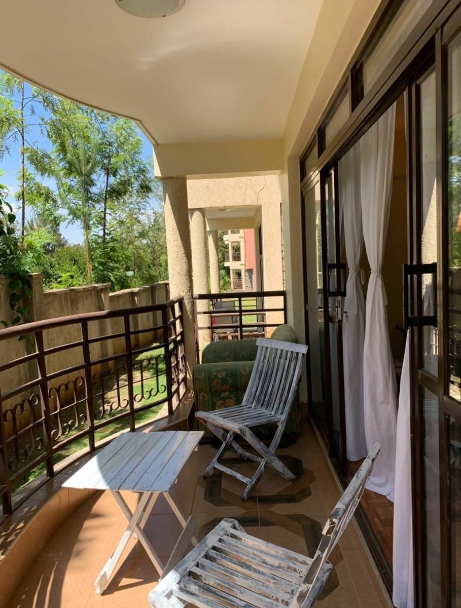 "Shah's" 3 bedroom apartment all ensuite Hosts up to 6 people Location: Nanyuki, Kenya Amenities: washing machine/wifi/spacious secure parking/fully equiped kitchen/hot shower Price: 12,000 per night