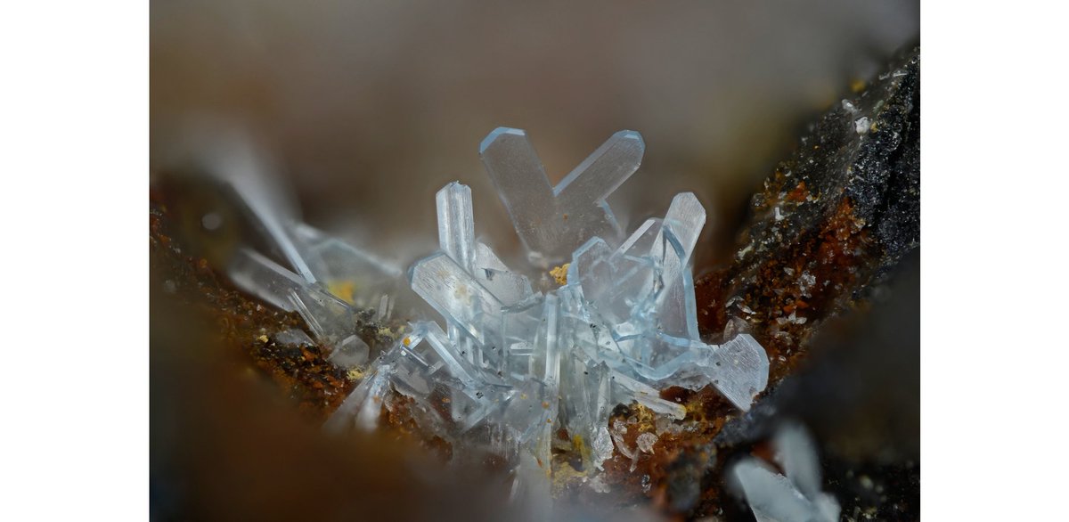 Fairbankite had the formula of PbTeO3 - simple, right? But no crystal structure to back this up. 35 years of searching for fairbankite crystals yielded only cerussite, PbCO3. The writing was on the wall for fairbankite... https://www.mindat.org/photo-1034149.htmlHere's a (prettier) cerussite! 3/7