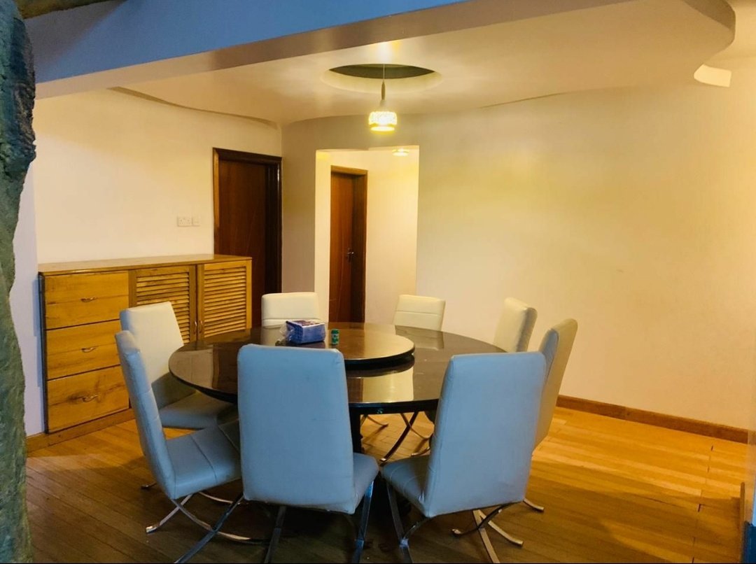 3 bedroom apartment, 2 bedrooms ensuiteLocation: Westlands, Nairobi Amenities: wifi/secure parking space/hot shower/ fully equiped kitchen Price: 11,000 per night
