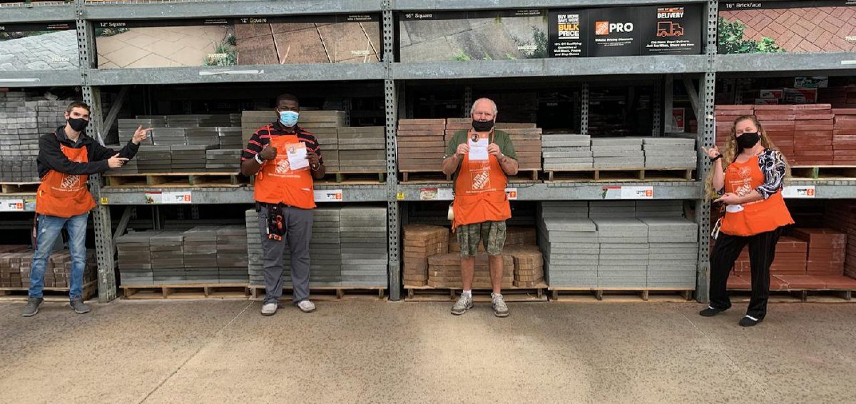 ReneSmi62379743's tweet photo. In my final week at #6959, I got to recognize several orange blooded associates for their continuous hard work &amp; dedication to our standards &amp; core values. Nick, Ian, Burga &amp; Dave #Homerawards @derekfleming @CodieLong @Jeff69596374 @MakeshaCooper @jldijb_jen @TimSirdevanHD https://t.co/cTo7mjGvKs
