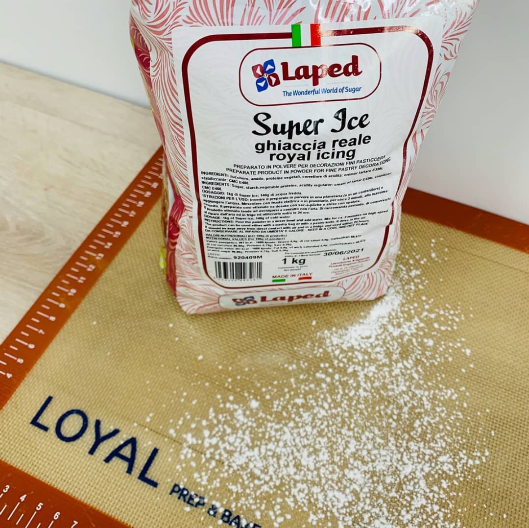 Have you tried the BEST pre-made ROYAL ICING on the market? Made from vegetable proteins, Super Ice is an egg-free mix &amp;sets hard and fast! This extremely fine, pure white, elastic Royal Icing can be used with even the finest piping tip - Just add water!