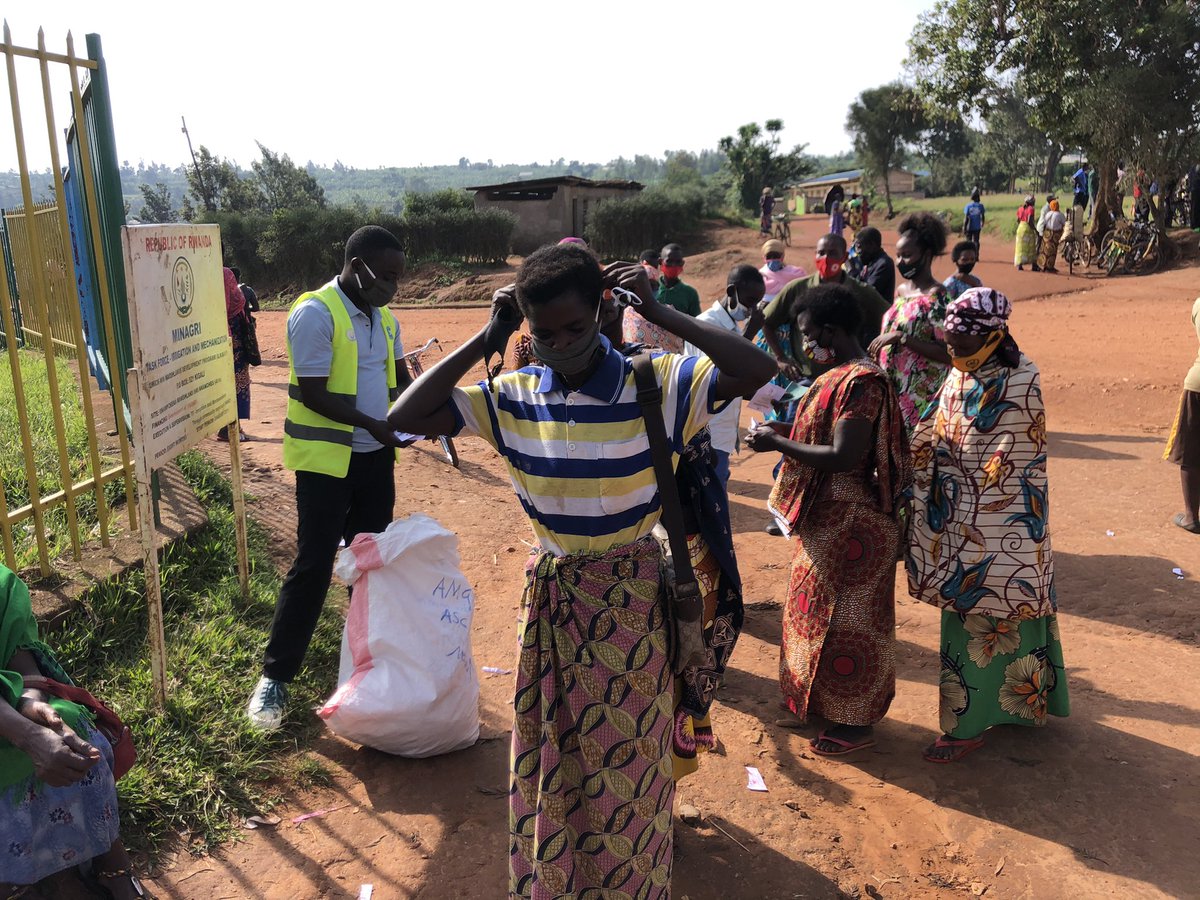 Early morning Distribution of 14, 285 Face-masks on a market day in Mamba sector <a href="/GisagaraDistr/">Gisagara District</a> <a href="/RwandaSouth/">Southern Province | Rwanda</a> Donated by <a href="/BDF_rw/">BDF_rw</a> #mask4all