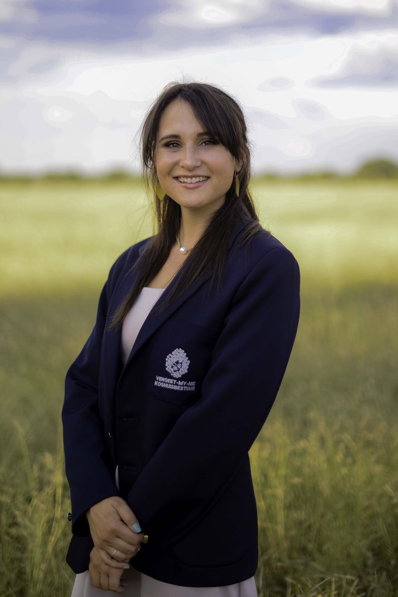 VMNDamesNWU's tweet photo. 𝗛𝗖 𝗜𝗻𝘁𝗿𝗼𝗱𝘂𝗰𝘁𝗶𝗼𝗻

𝗭𝗮𝗻𝗶𝗲 𝗕𝗹𝗶𝗴𝗻𝗮𝘂𝘁

Her portfolios for 2020/ 21 are Social and Finances. 

#mynwu #nwupukke #vergeetmynie #gaanvirgoud #hkbekendstelling https://t.co/vIiGXItmqo