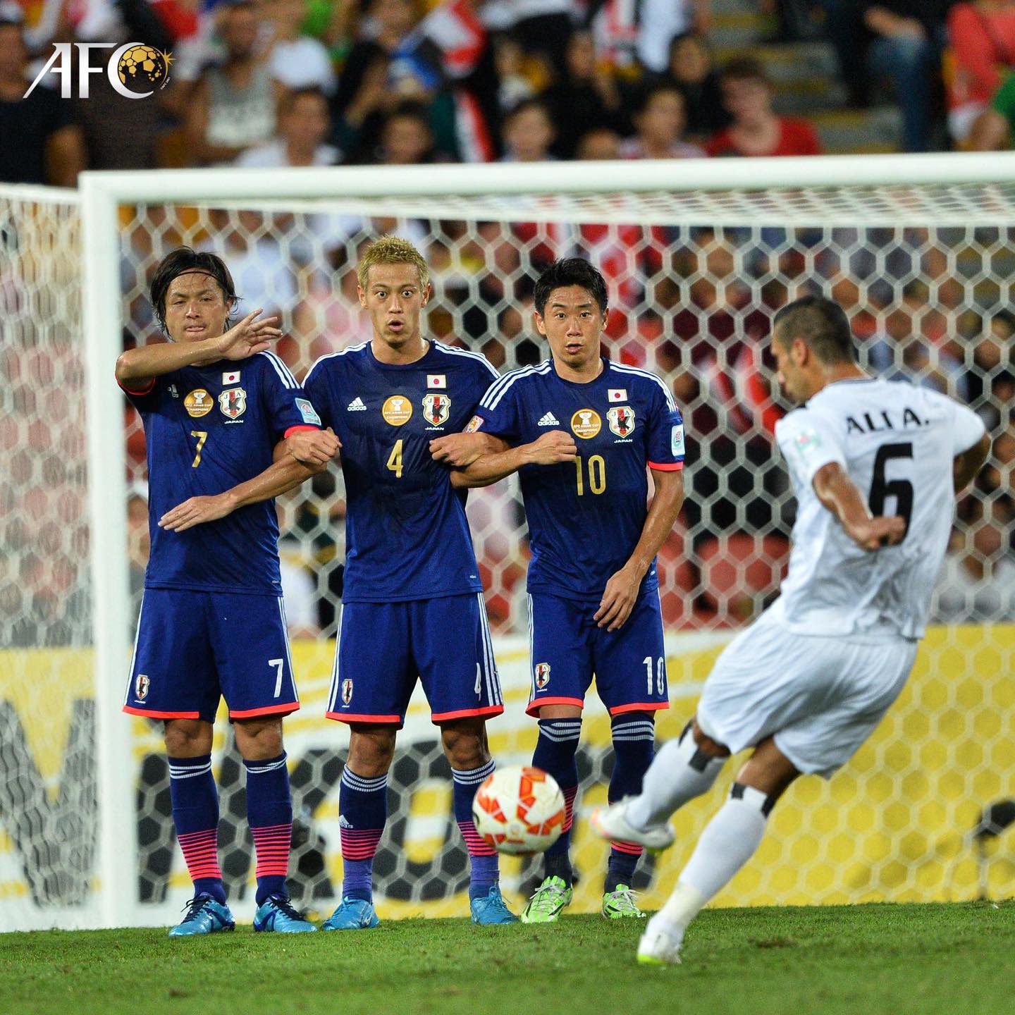 Afcアジアカップ公式 遠藤保仁 本田圭佑 香川真司 この写真にタイトルをつけて リプライで教えてください Asiancup15 Daihyo T Co Ag19uoztyr Twitter