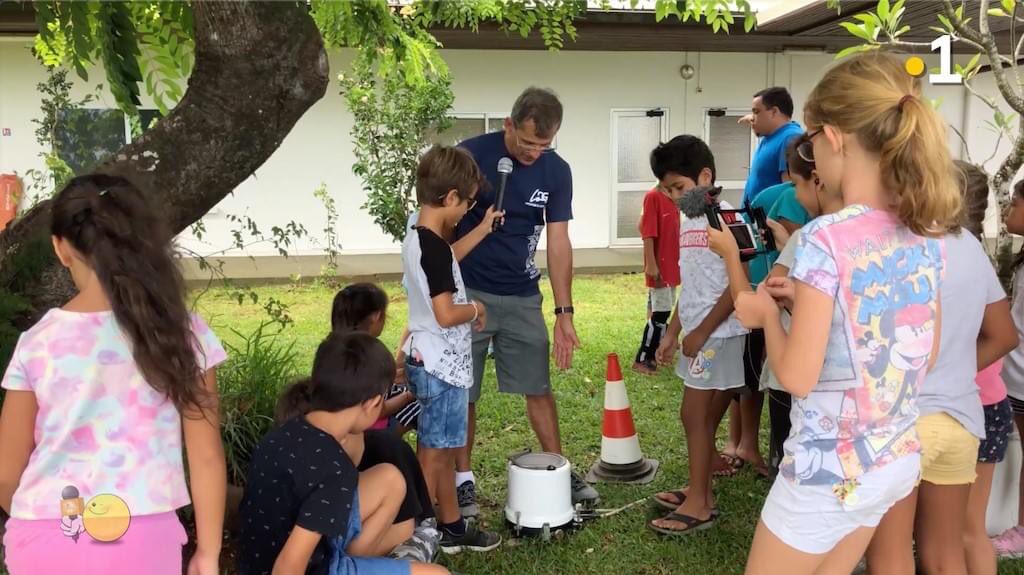 Kid_Reporters's tweet photo. Formation des îles et des atolls. Le replay de l'émission sur : 
- notre chaîne Youtube Kid Reporters : https://t.co/70EKfnQ7zR
Merci pour vos likes ! 

- ou la page émission Kid reporters sur le site de Polynésie la 1ère avec plein d'infos : 
https://t.co/9DCHbXuY5v https://t.co/i6DBn9BeFD