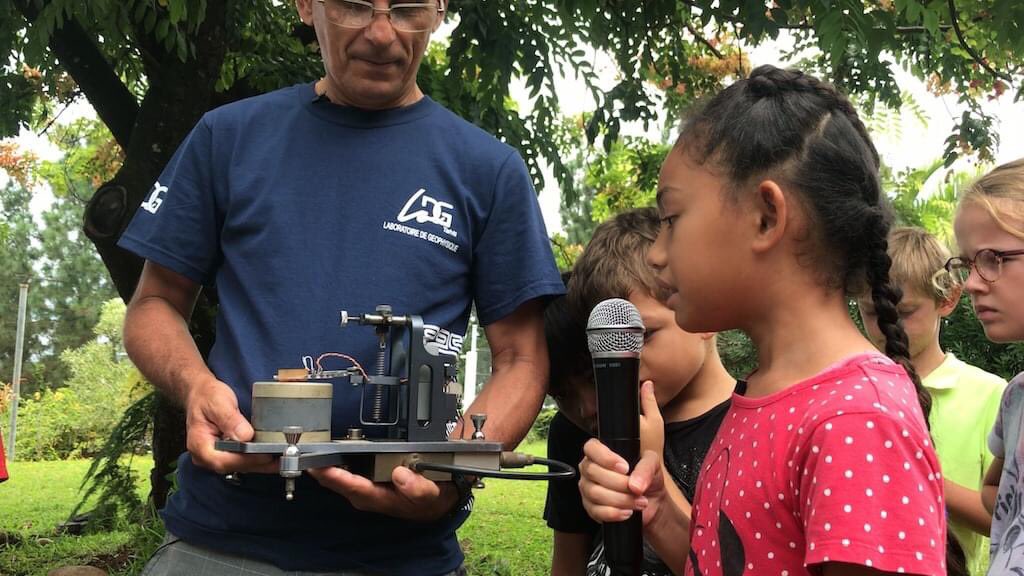 Kid_Reporters's tweet photo. Formation des îles et des atolls. Le replay de l'émission sur : 
- notre chaîne Youtube Kid Reporters : https://t.co/70EKfnQ7zR
Merci pour vos likes ! 

- ou la page émission Kid reporters sur le site de Polynésie la 1ère avec plein d'infos : 
https://t.co/9DCHbXuY5v https://t.co/i6DBn9BeFD