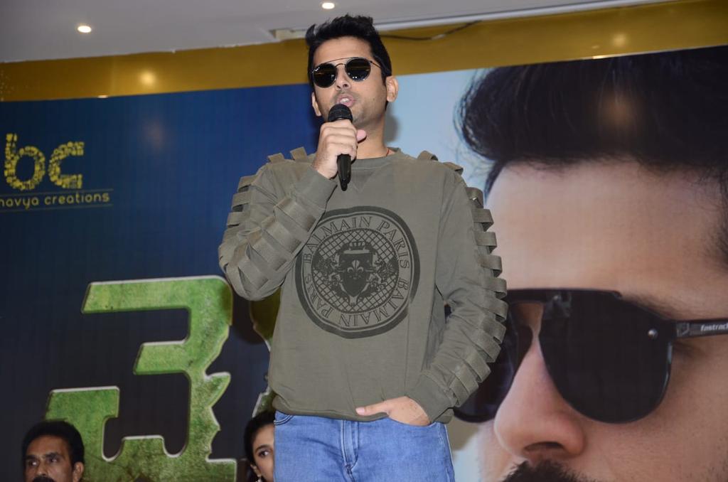 rajeshmanne1's tweet photo. నేను చేసిన సినిమాలన్నీ ఒకెత్తు ఈ చెక్ ఇంకో ఎత్తు. జయం తర్వాత ఎక్కువ టేక్స్ తీసుకున్న సినిమా ఇదే. మీ అందరికి సినిమా బాగా నచ్చుతుంది.
@actor_nithiin
#Check #checkonfeb19th https://t.co/unjIfRkge9