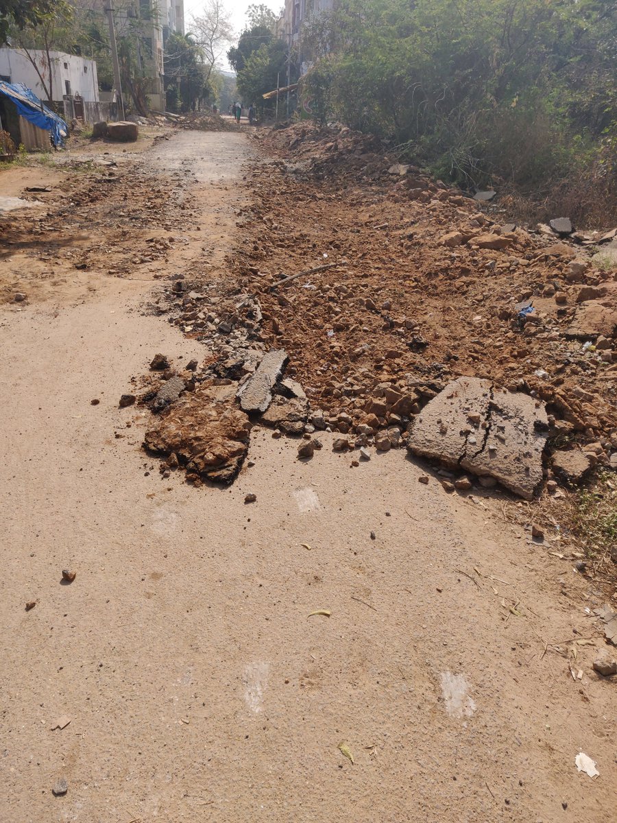lpmarella1's tweet photo. @KTRTRS @CommissionrGHMC @GHMCOnline  Sir, need your intervention. I am a resident of Road no. 14 in Deepthisri Nagar (Seri Lingampally division). All of the road number 14 ,has been re-layed except for the last 100 meter stretch. https://t.co/Y1PKNl4okt