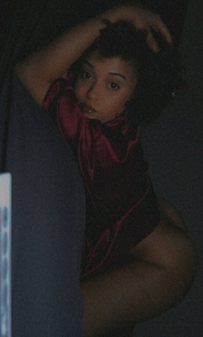 Good night💋 https://t.co/q1BwAtPaxD<a href="/tag/mirrorpic"class="tags"><span>#mirrorpic</span></a>