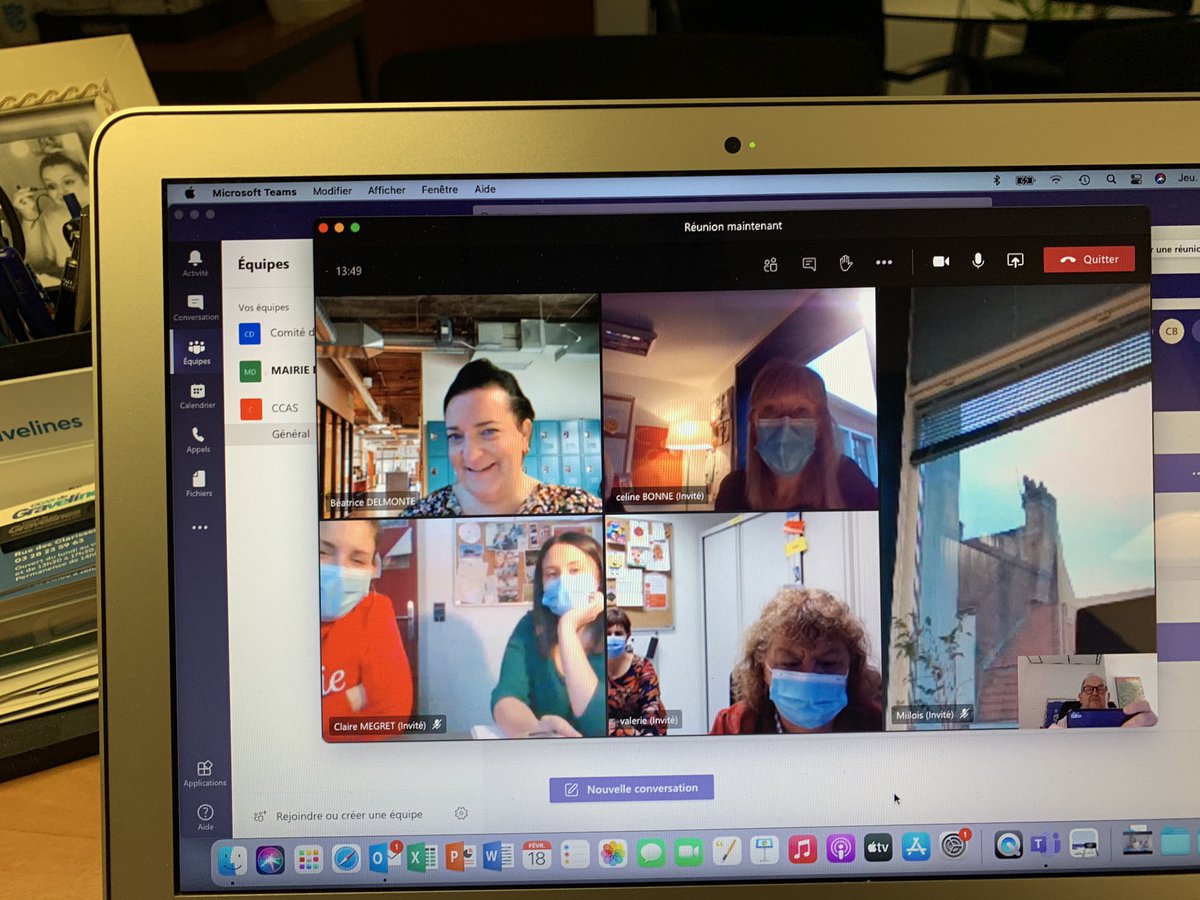 OlivierLesavre's tweet photo. La #teamCCAS en visio ce matin.
On continue à soutenir les personnes qui en ont besoin #etudiants #personnesagees  Continuez à prendre soin de vous #prenezsoindevous @_Gravelines https://t.co/IrtCh8X91D