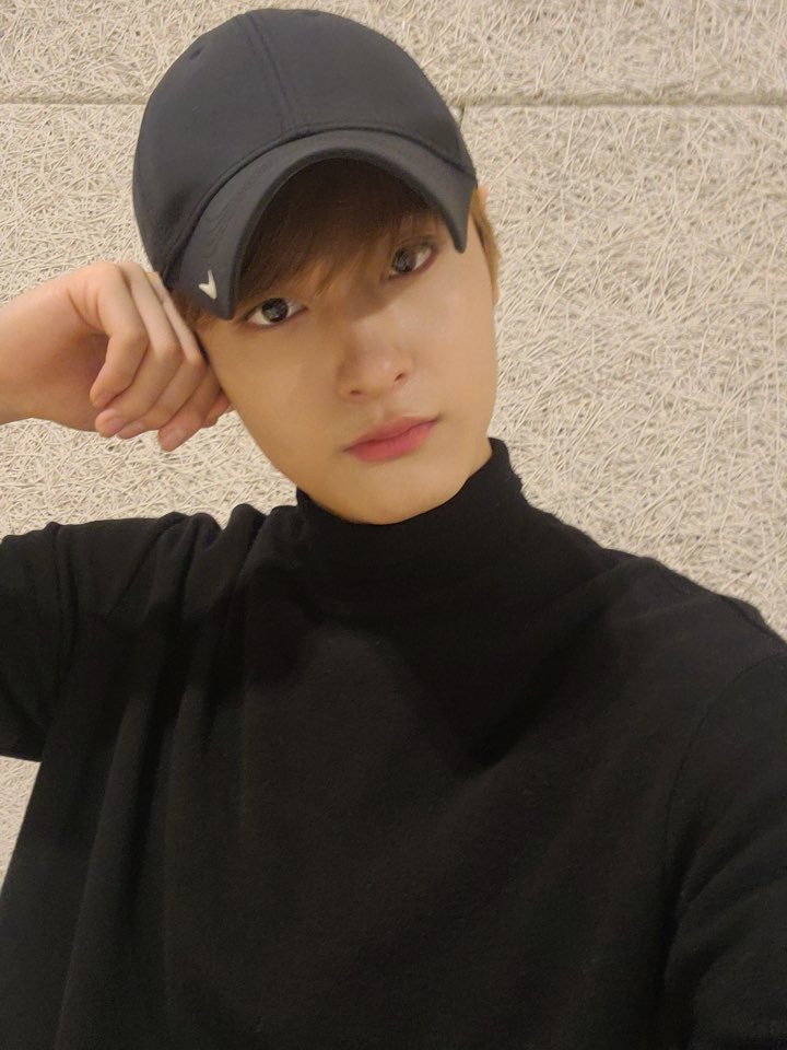 GHOST9OFFICIAL's tweet photo. [#이우진]

지금 뭐하고 있어요??
저는 지금 컴백 준비로 열심히 연습하고 있습니다! 많이 많이 기대해 주세요~ https://t.co/ySLZ4cbCVk
