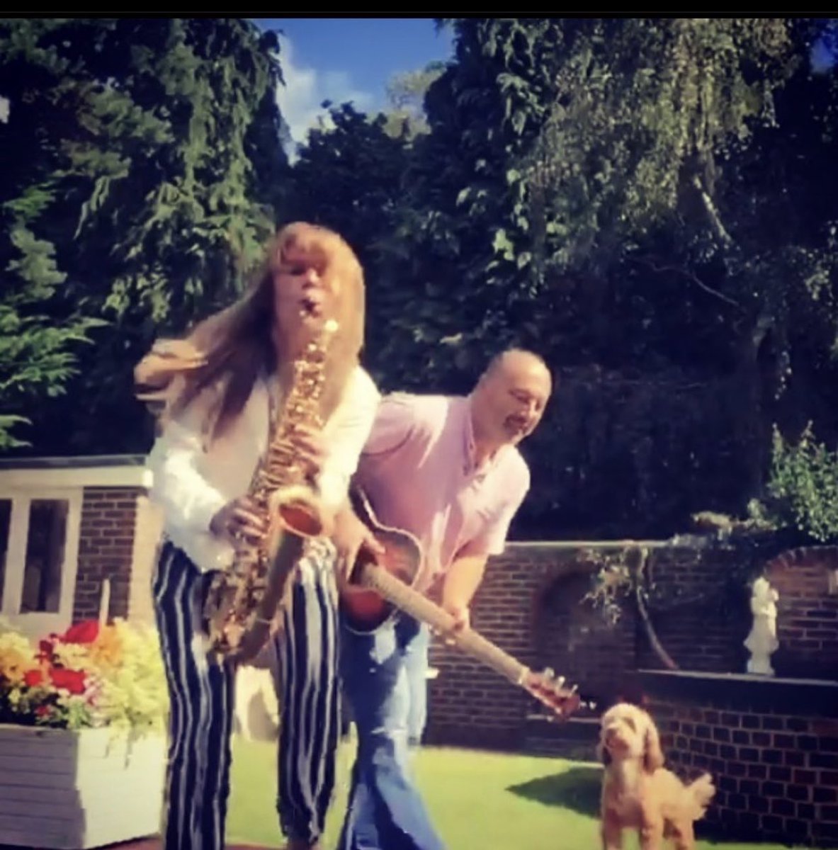 Th jamming downtime strategy... 😂