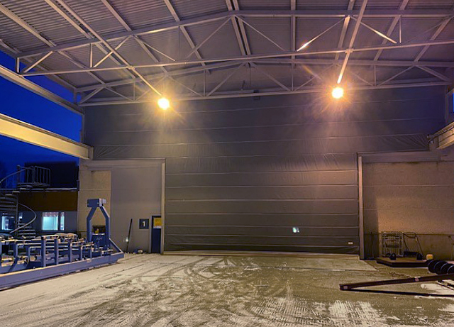 - "The new fabric door is so good that we would never take a metal door now", says Jarno Saastamoinen, who works in the factory hall. Read more link below

championdoor.com/company/latest…

#industrialdoors #doors #hangar #cranedoor #crane