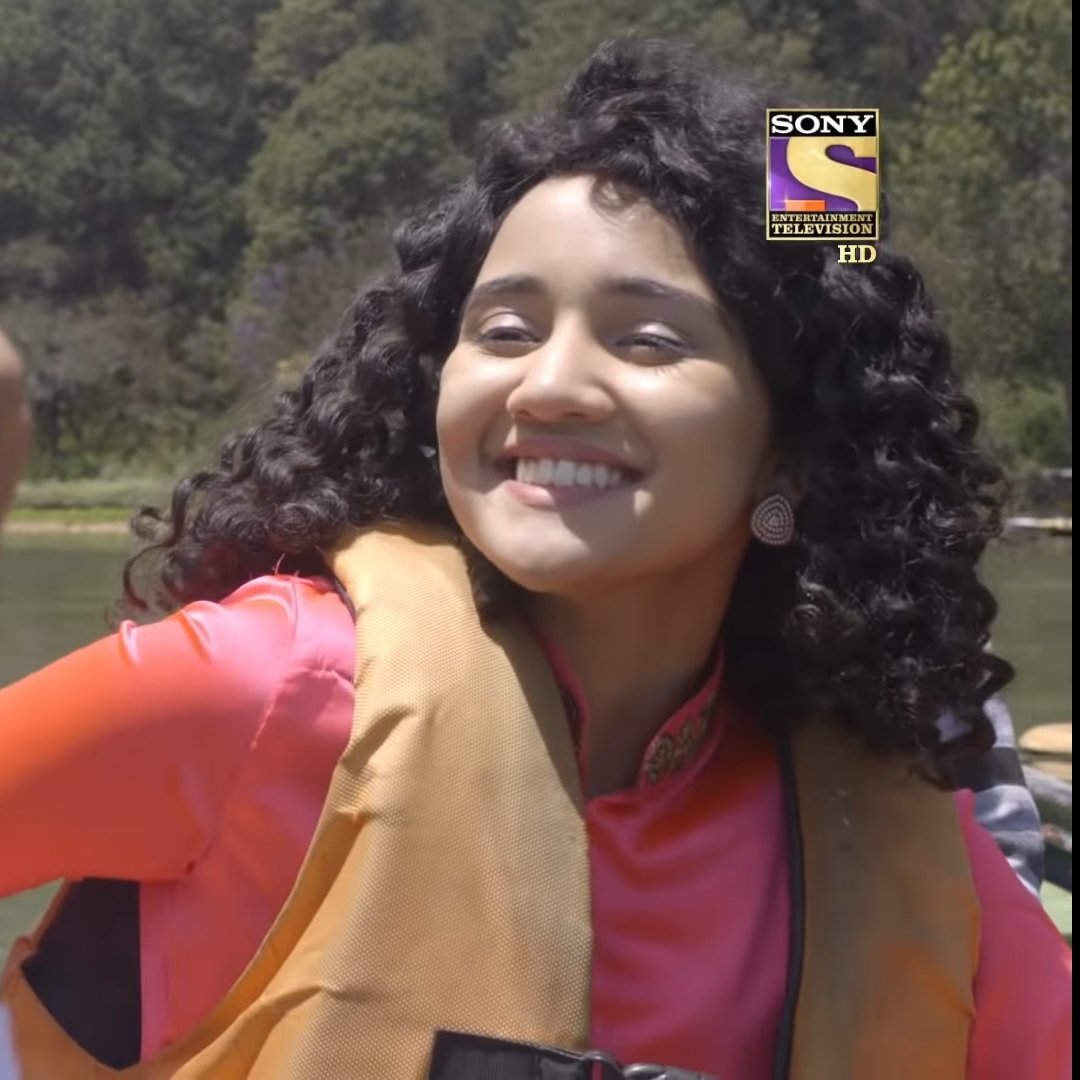 Pic 1 : Ashi followed him back but then unfollowed. Pic 2 : Fandom be like haan haan inki life mein ek baar mein kuch seedha hota hi kahan hai  #AshDeep |  #YehUnDinonKiBaatHai