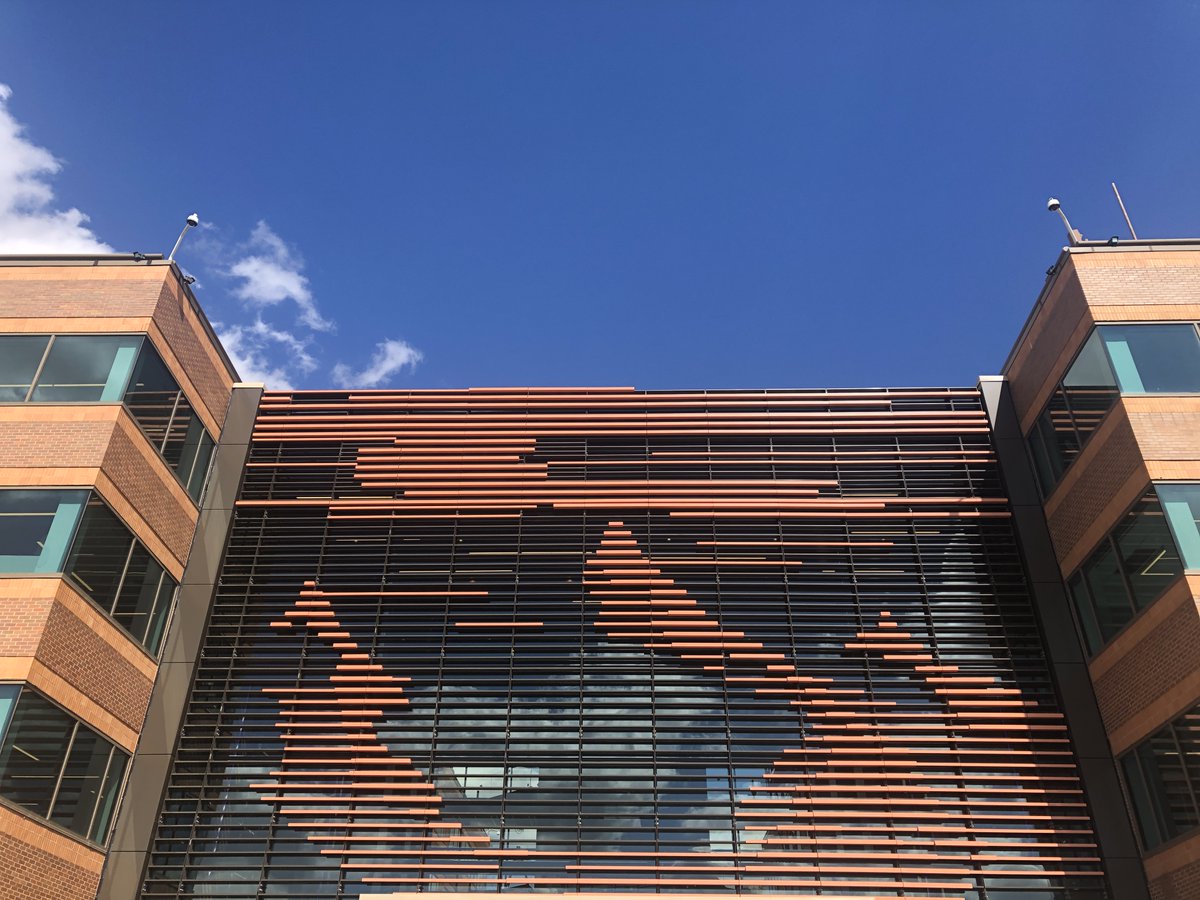 A project completed last year in Warren, NJ, Warren Corporate Center. A connector building utilizing Kawneer curtain wall, 1" Insulated Glass, a custom sunshades and metal panels. #glass #glazier #normansglass #curtainwall #construction #aluminum #storefront #project #warrennj