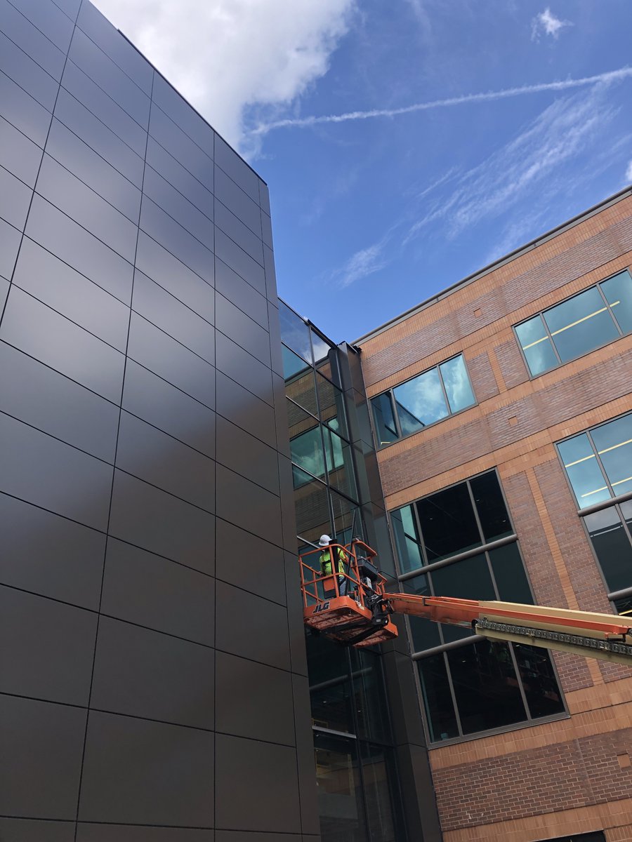 normansglass's tweet photo. A project completed last year in Warren, NJ, Warren Corporate Center. A connector building utilizing Kawneer curtain wall, 1" Insulated Glass, a custom sunshades and metal panels. #glass #glazier #normansglass #curtainwall #construction #aluminum #storefront #project #warrennj https://t.co/VwAimJLifP