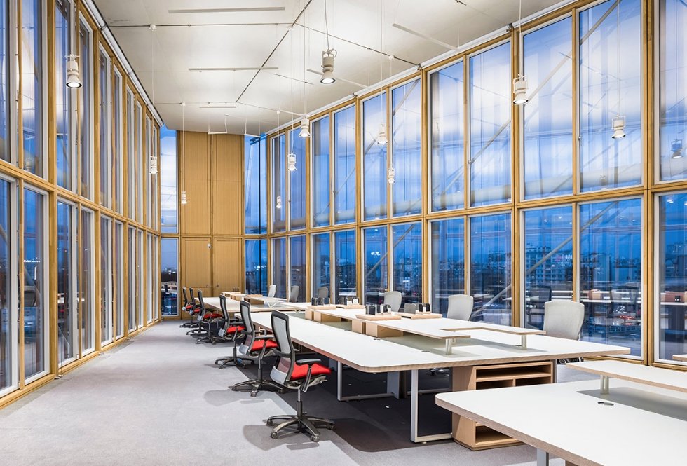 INTERNIMagazine's tweet photo. Nell’eco quartiere di Clichy-Batignolles a nord-ovest di #Parigi, la nuova Maison de l’Ordre des Avocats si pone come elemento complementare al grande Tribunale che sta alle sue spalle, sempre opera dello studio #RPBW di #RenzoPiano https://t.co/cr4TEl4X7x https://t.co/ZFsIH2NSsd