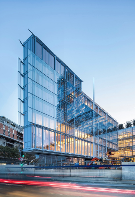 INTERNIMagazine's tweet photo. Nell’eco quartiere di Clichy-Batignolles a nord-ovest di #Parigi, la nuova Maison de l’Ordre des Avocats si pone come elemento complementare al grande Tribunale che sta alle sue spalle, sempre opera dello studio #RPBW di #RenzoPiano https://t.co/cr4TEl4X7x https://t.co/ZFsIH2NSsd
