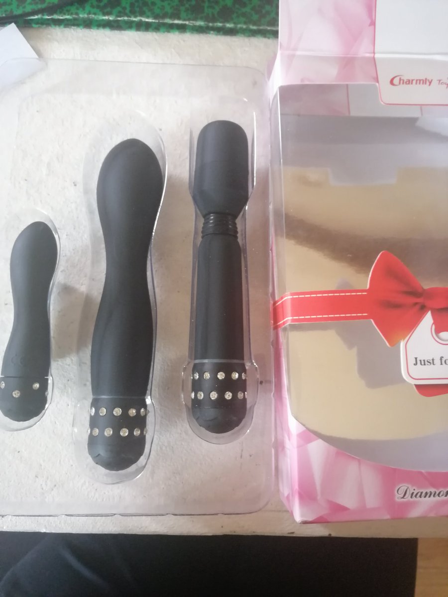 tentation145's tweet photo. Un grand grand merci a @exilib et @sextoyenligne pour leur cadeau que je viens a l instant de recevoir ❤️❤️❤️
Hâte d essayer tout sa ❤️❤️❤️💋💋💋💋 https://t.co/gDx3GJ0PJx