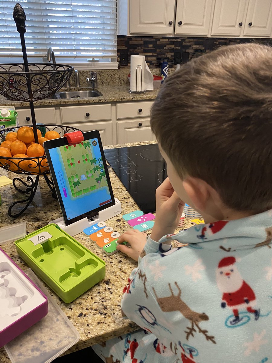 Making the most of his quarantine by building in some extra @PlayOsmo #CodingAwbie this morning. ❤️❤️