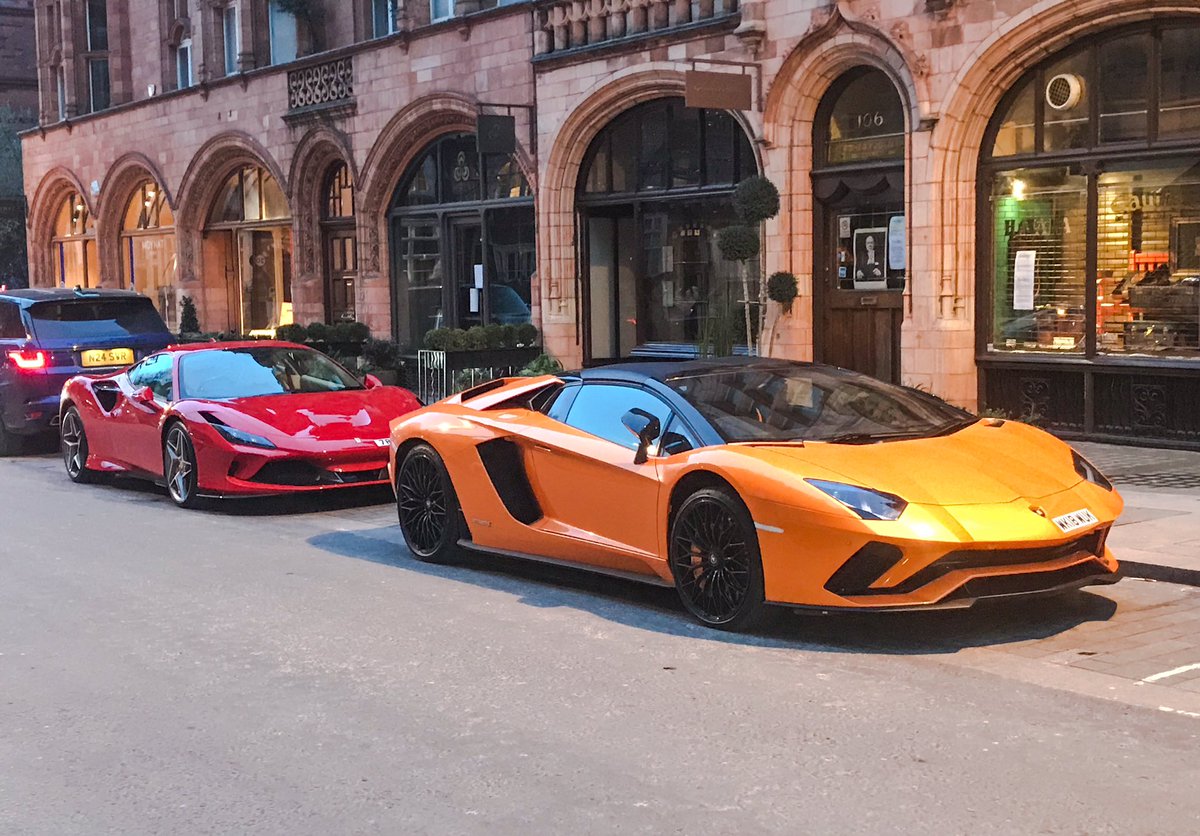 RubberTrim's tweet photo. 😳
#supercars #lamborghini #Ferrari @FerrariOwnersGB @DailyLamboTM https://t.co/HtEM5ACy2n