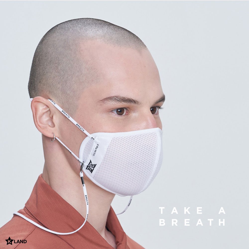 KLANDTH's tweet photo. BTS CHARACTER TinyTAN EDITION 
• BREATH TinyTAN "SPORT 2.0" MASK 

💟 1ซอง(1ชิ้น) : 500 BAHT
💟 สามารถซักแล้วนำกลับมาใช้ใหม่ได้
✨free ! สายคล้องแมสในกล่อง

#SPORT20 #MASK #TinyTAN #BREATHSILVER #KLANDTH_BREATHsilver https://t.co/gvWsnruYsi