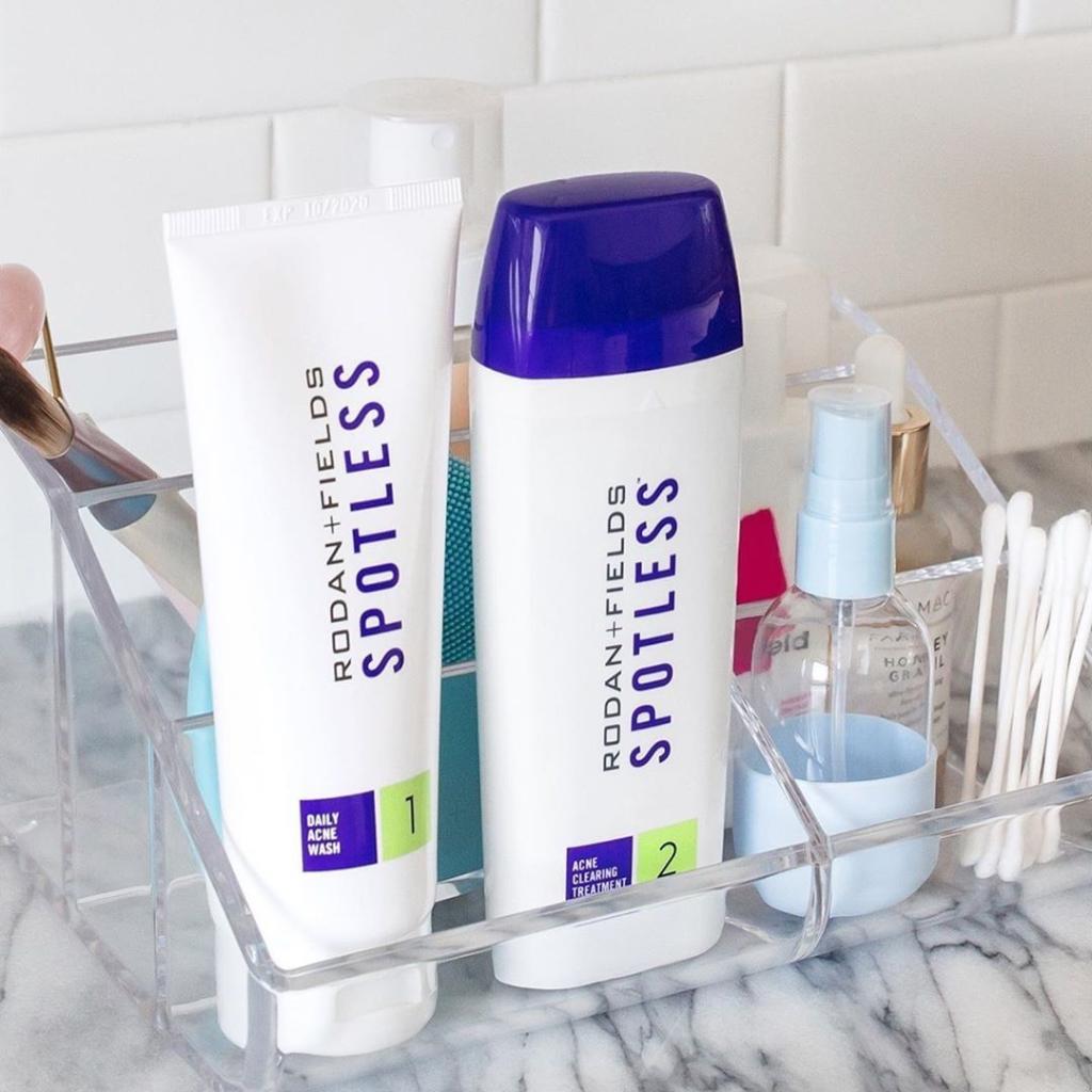 RodanFieldsHQ's tweet photo. Hello Spotless! Made for teens and young adults, the 2-step treatment uses breakthrough BPO2 technology to deliver more Benzoyl Peroxide to pores, killing acne bacteria.
Try the award-winning acne-fighting solution here: https://t.co/m4r2imWkLD
#RodanandFields #RFSpotless https://t.co/J4xTaTgPsy