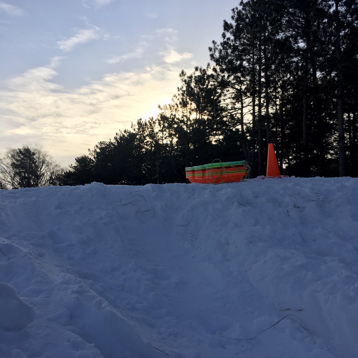 MatulisPE's tweet photo. Ready for the day! #physedoutside #physed https://t.co/SNkzcWPpyW