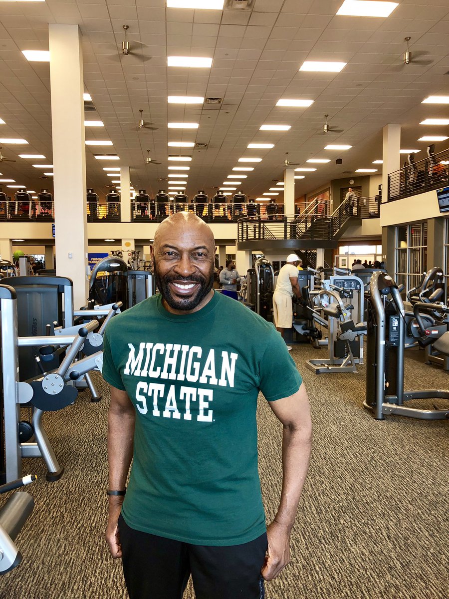 CharlesFord21's tweet photo. @Mateen_Cleaves Go Green, Go White, Go Mateen! https://t.co/3E1K56IpGM