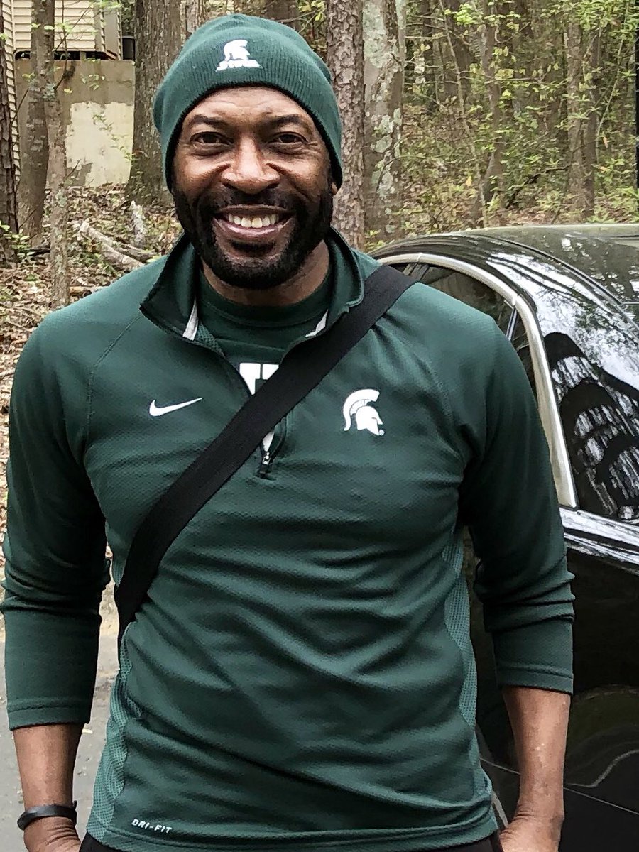 CharlesFord21's tweet photo. @Mateen_Cleaves Go Green, Go White, Go Mateen! https://t.co/3E1K56IpGM