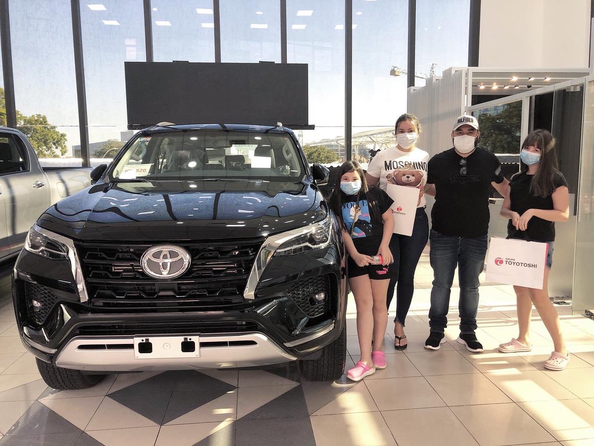 stevenbrica's tweet photo. Muchas Felicidades Walter y Familia. Bienvenidos a la familia Toyota. Gracias por elegirnos y por la confianza. Que disfruten de su nueva Fortuner!!
#toyota #toyotapy #fortuner #asesortoyotoshi #steven #asuncion #paraguay🇵🇾 https://t.co/OfrOM1XhS4