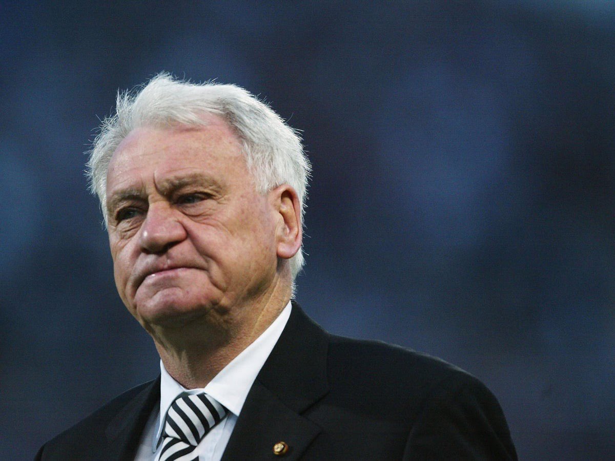 Happy birthday to a truly class act.

RIP Sir Bobby Robson. 

You ll always be our number 1 gaffer.    