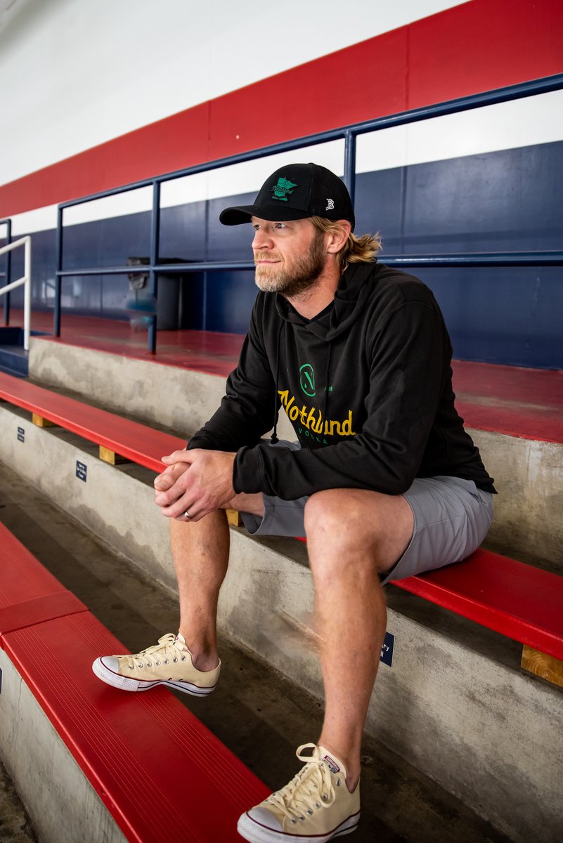 NorthlandVodka's tweet image. Don't go through life without goals. 

#spiritofhockey #madeinmn