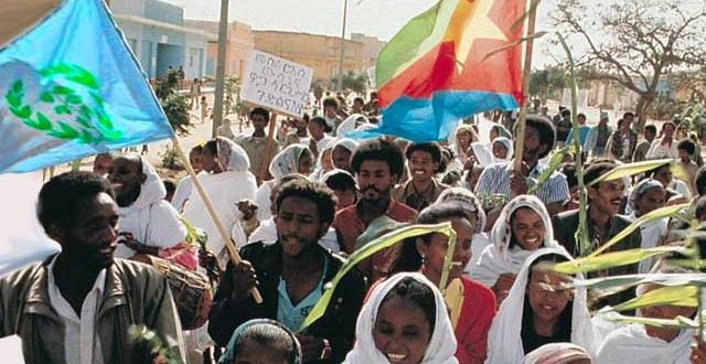 20. Those of us who believe the  #Eritrea|s gov is too deformed and too guilty to be reformed, have to pursue alternatives or watch the country die in our lifetime.  #Eritrea  #Ethiopia  #EritreaPIAInterview An alternative: a step back to step forward.  http://awate.com/its-time-for-a-unity-government-in-exile/