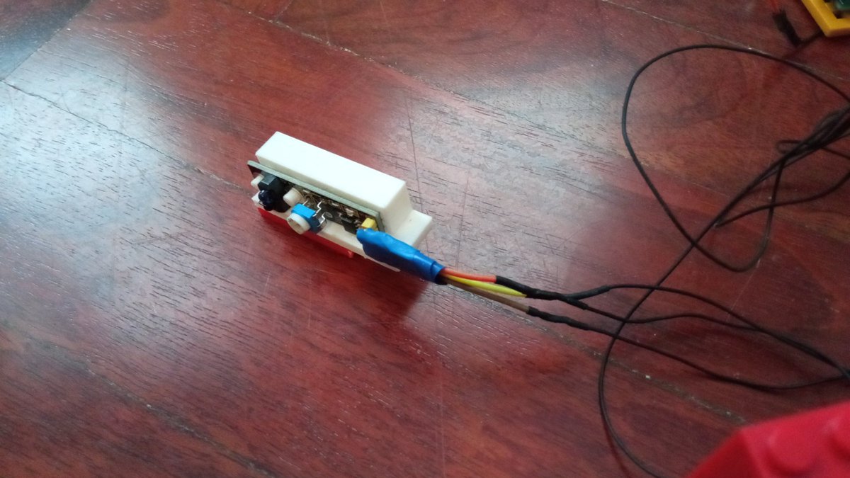 Brunofv4's tweet image. Uno de los proyectos más útiles que he hecho con Arduino es el de un sistema para medir tiempos activado con sensores de infrarrojo. Sirve para cinemática, dinámica.... Lo empleo un montón en clase.
#arduinostudentkit #arduinoeducation #camptecnologico