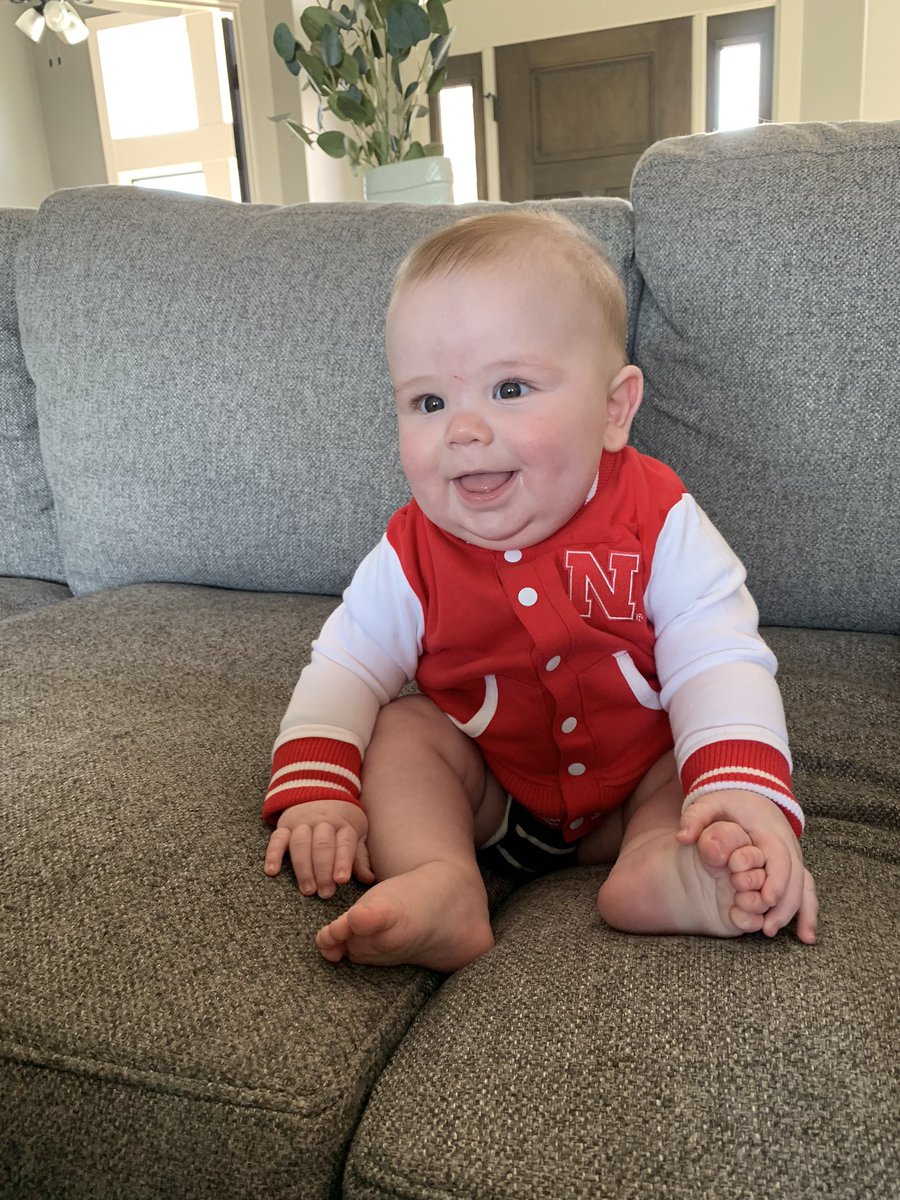 haley_apel's tweet photo. To celebrate #GlowBigRed, here’s one of my favorite pictures of my future Husker. #UNL ❤️ https://t.co/cujaBPnit0
