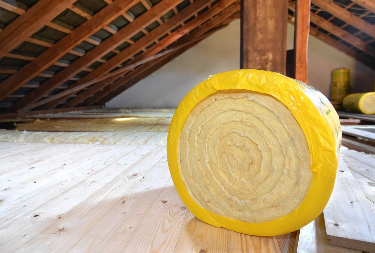 DeniseBeldin's tweet photo. 'Ask This Old House' general contractor Tom Silva discusses how to choose the right insulation for your home with host Kevin O’Connor. Watch the video here. https://t.co/MfZ8fdHLsB #followmetoyournexthome https://t.co/Svmd9GwK7q