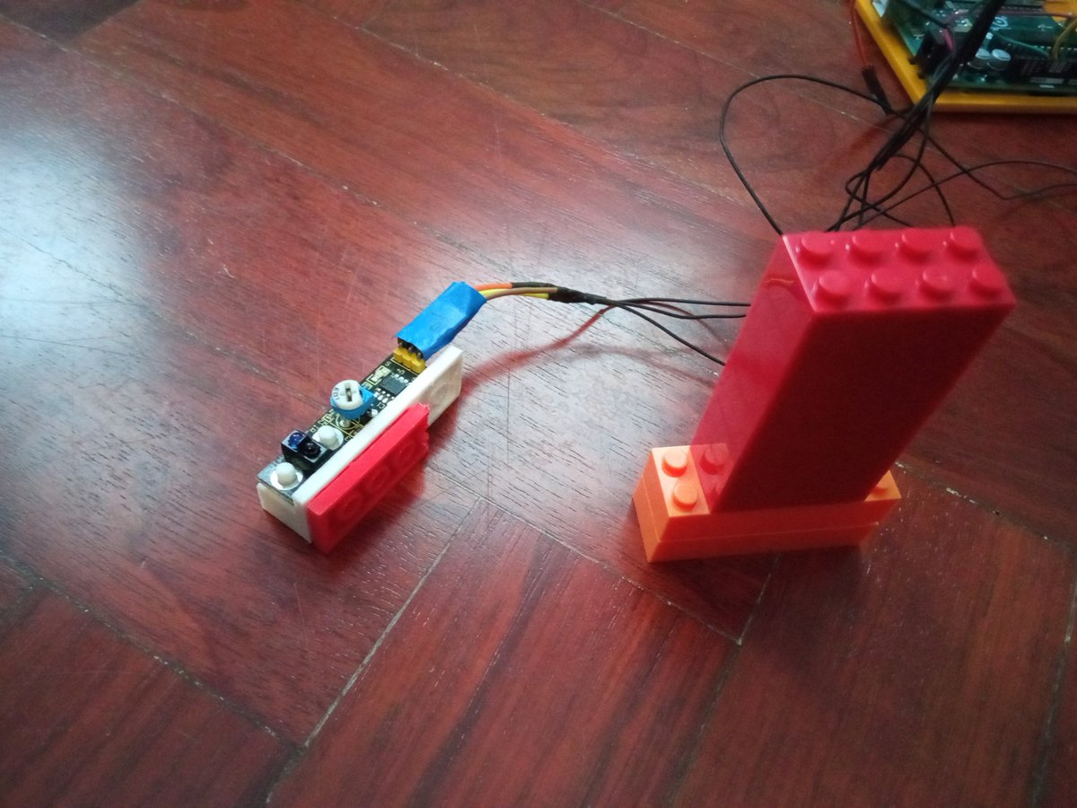Brunofv4's tweet image. Uno de los proyectos más útiles que he hecho con Arduino es el de un sistema para medir tiempos activado con sensores de infrarrojo. Sirve para cinemática, dinámica.... Lo empleo un montón en clase.
#arduinostudentkit #arduinoeducation #camptecnologico