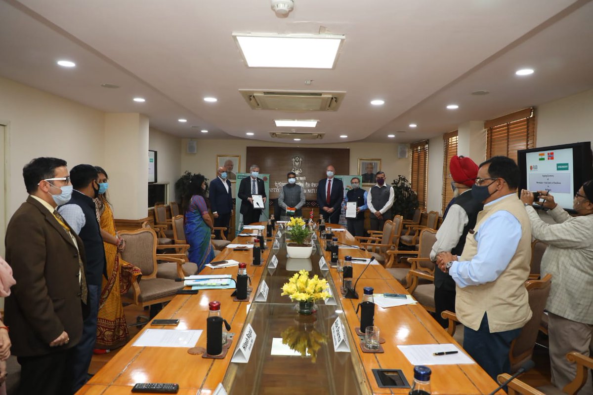 Ministry of Petroleum and Natural Gas #MoPNG (@petroleummin) on Twitter photo Statement of Intent was signed between <a href="/IndianOilcl/">Indian Oil Corp Ltd</a> and Greenstat Hydrogen for setting up a Centre of Excellence on Hydrogen in India, in the presence of Min. P&NG Shri <a href="/dpradhanbjp/">Dharmendra Pradhan</a>, <a href="/NorwayAmbIndia/">Ambassador May-Elin Stener</a> H.E. Hans Jacob Frydenlund and senior officials of MoPNG. Statement of Intent was signed between <a href="/IndianOilcl/">Indian Oil Corp Ltd</a> and Greenstat Hydrogen for setting up a Centre of Excellence on Hydrogen in India, in the presence of Min. P&NG Shri <a href="/dpradhanbjp/">Dharmendra Pradhan</a>, <a href="/NorwayAmbIndia/">Ambassador May-Elin Stener</a> H.E. Hans Jacob Frydenlund and senior officials of MoPNG.