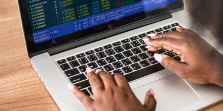 YSNHSLibrary's tweet photo. Our 60 minute WebEx training sessions give you guided hands-on experience of searching for information - no matter where you are! 
Contact Library@york.nhs.uk for more details  #YorkNHSLibrary @YorkTeachingNHS @NHS_HealthEdEng https://t.co/86XIGMJlkT