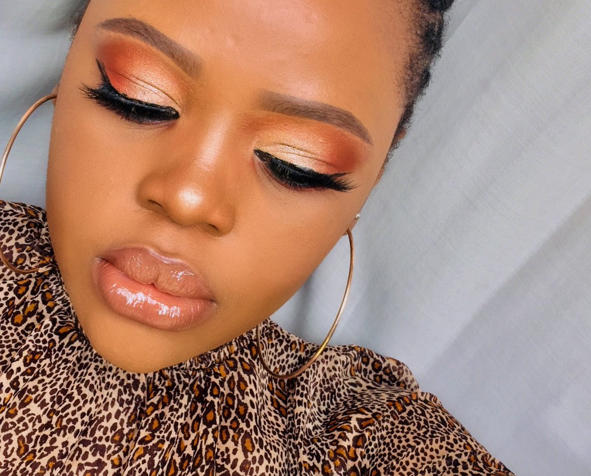 cnehshuga's tweet photo. ‘tis the szn to be cute and cute things 🧡 https://t.co/moILJZ7ynF