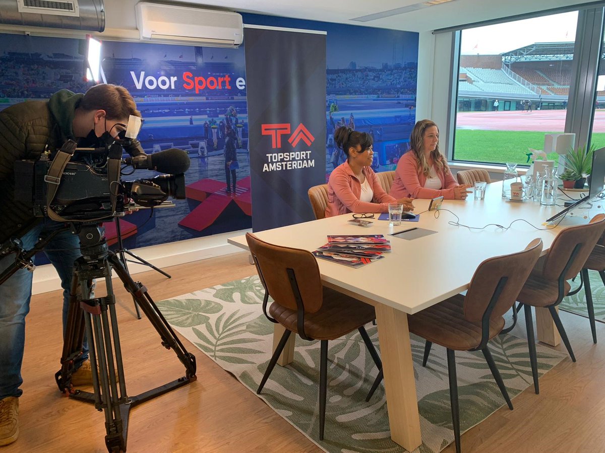 Aimee Boorman geeft vandaag samen met haar collega-coach LaPrise Williams een webinar bij ons op kantoor. Wij zijn trots dat Aimee en LaPrise in gesprek gaan met coaches, technisch directeuren en experts van de verschillende programma’s die aan ons verbonden zijn. #WIJZIJNTA