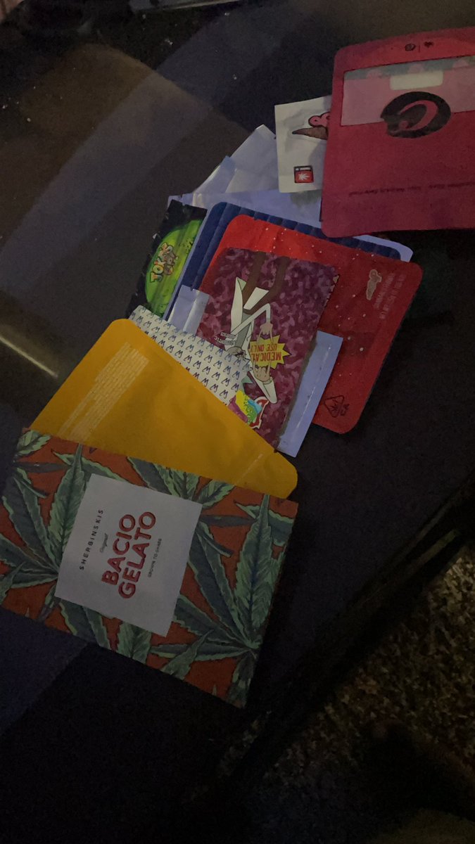 call_leaf's tweet image. Can I sell my baggies bag to the Weedman