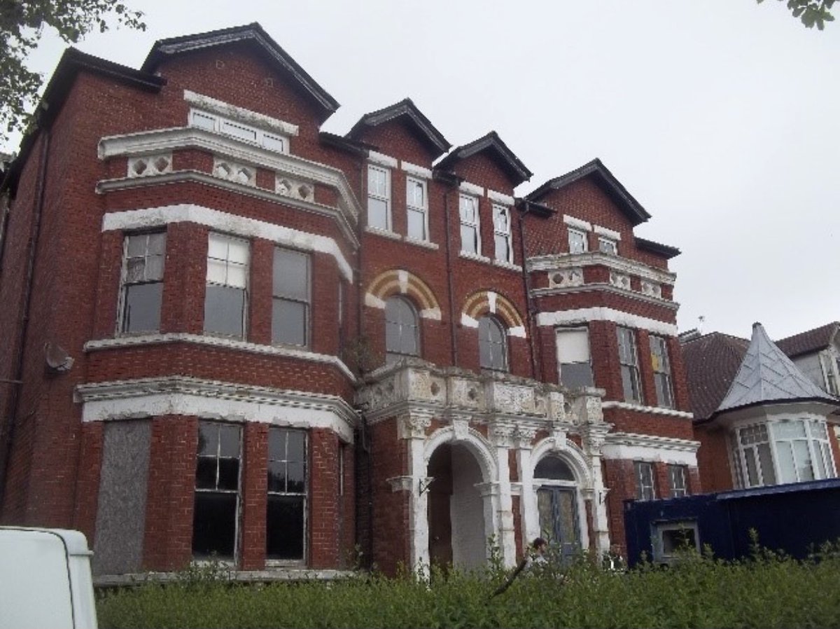 No Use Empty Scheme tweet media