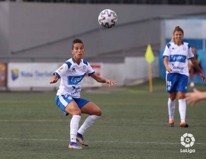 #FútbolFemenino ⚽️🔵 La felicidad renovada de <a href="/silviadoblado/">silviadoblado</a> 

🎙️ "La @UDGTenerife me ha devuelto la ilusión por el fútbol. [...] La pandemia me ha hecho reflexionar, abrir los ojos y no pensar más allá del día a día".

Entrevista en #Deporpress ➡️ bit.ly/3jZIEC0
