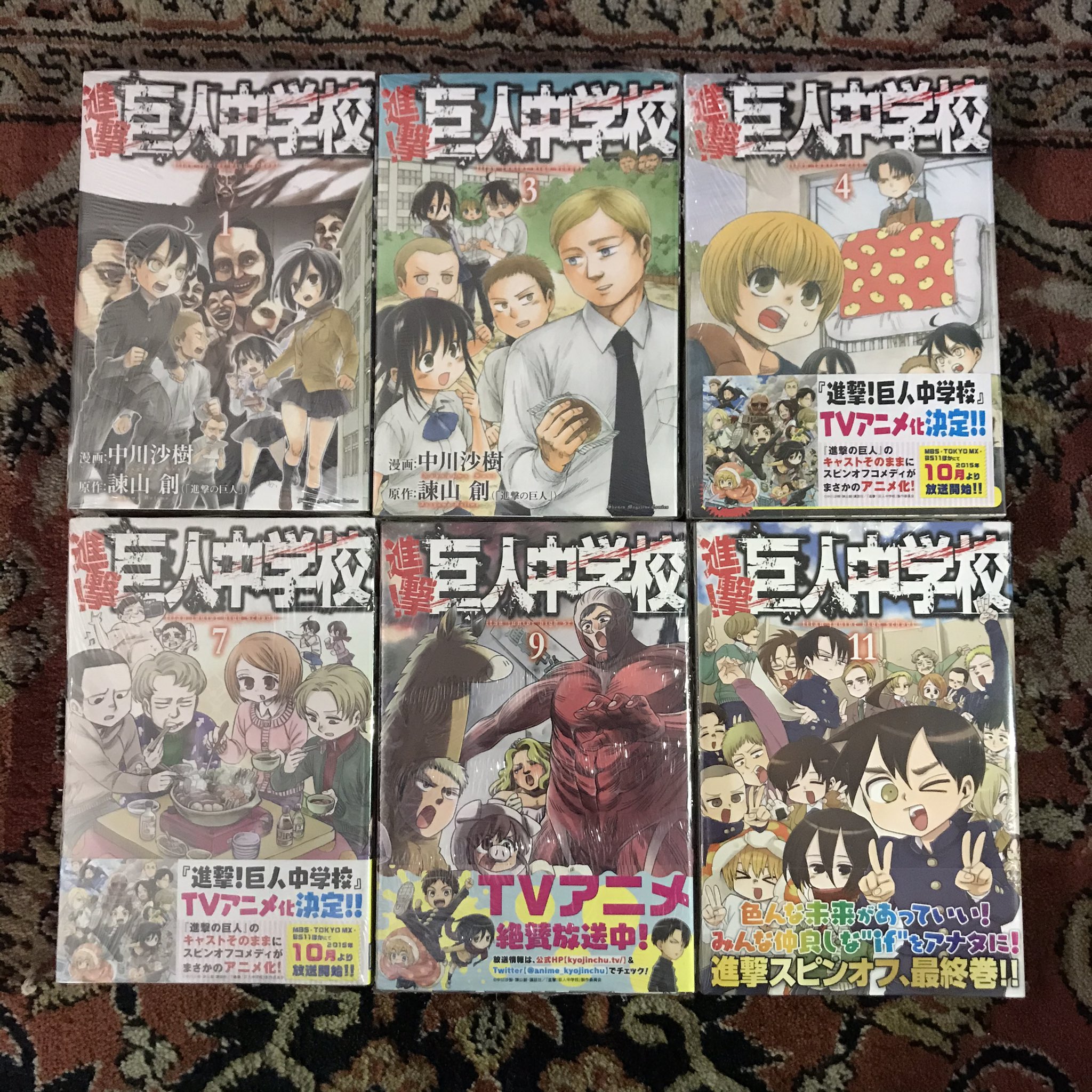 Jessica Power Five More Volumes To Complete My 進撃巨人中学校 Collection But Last I Check Vol 8 Amp 10 Isn T Available Online Anymore Other Photo Are My Completed English Amp
