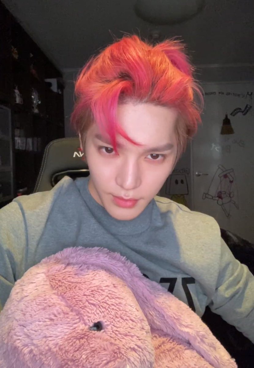 monsieurTY_'s tweet photo. TAEYONG IS SO HANDSOME https://t.co/w30vJmZ64B